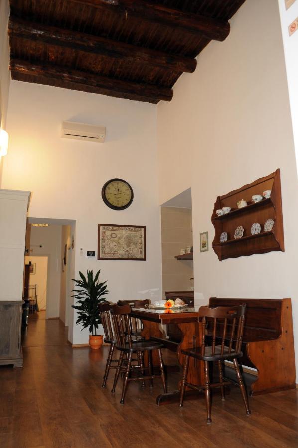 Napoli Pietrasanta Lt Bed and Breakfast Buitenkant foto