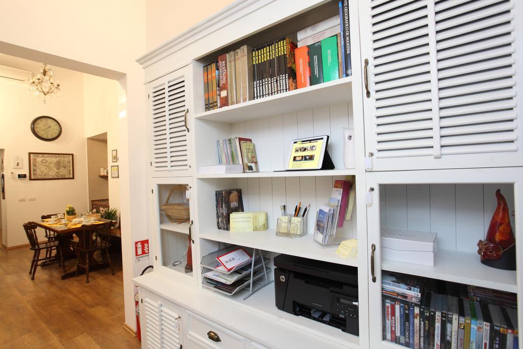 Napoli Pietrasanta Lt Bed and Breakfast Buitenkant foto