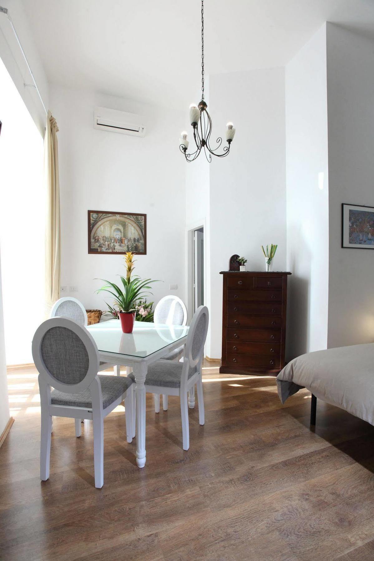 Napoli Pietrasanta Lt Bed and Breakfast Buitenkant foto